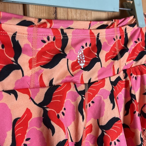 FP MOVEMENT Pleats & Thank you skort - Picture 5 of 13